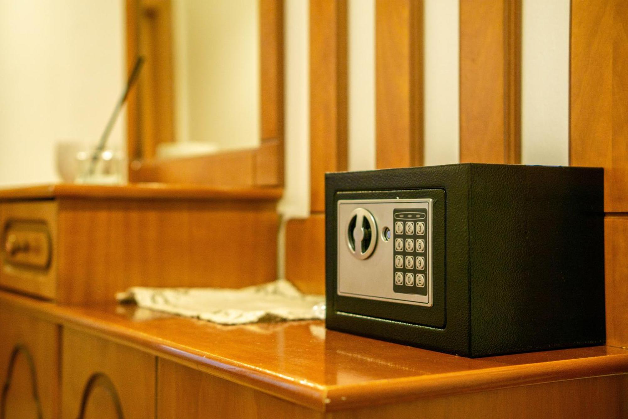 Bllok Bright Private Bedrooms With Private Bathroom On Shared Apartment Tiranë Ngoại thất bức ảnh