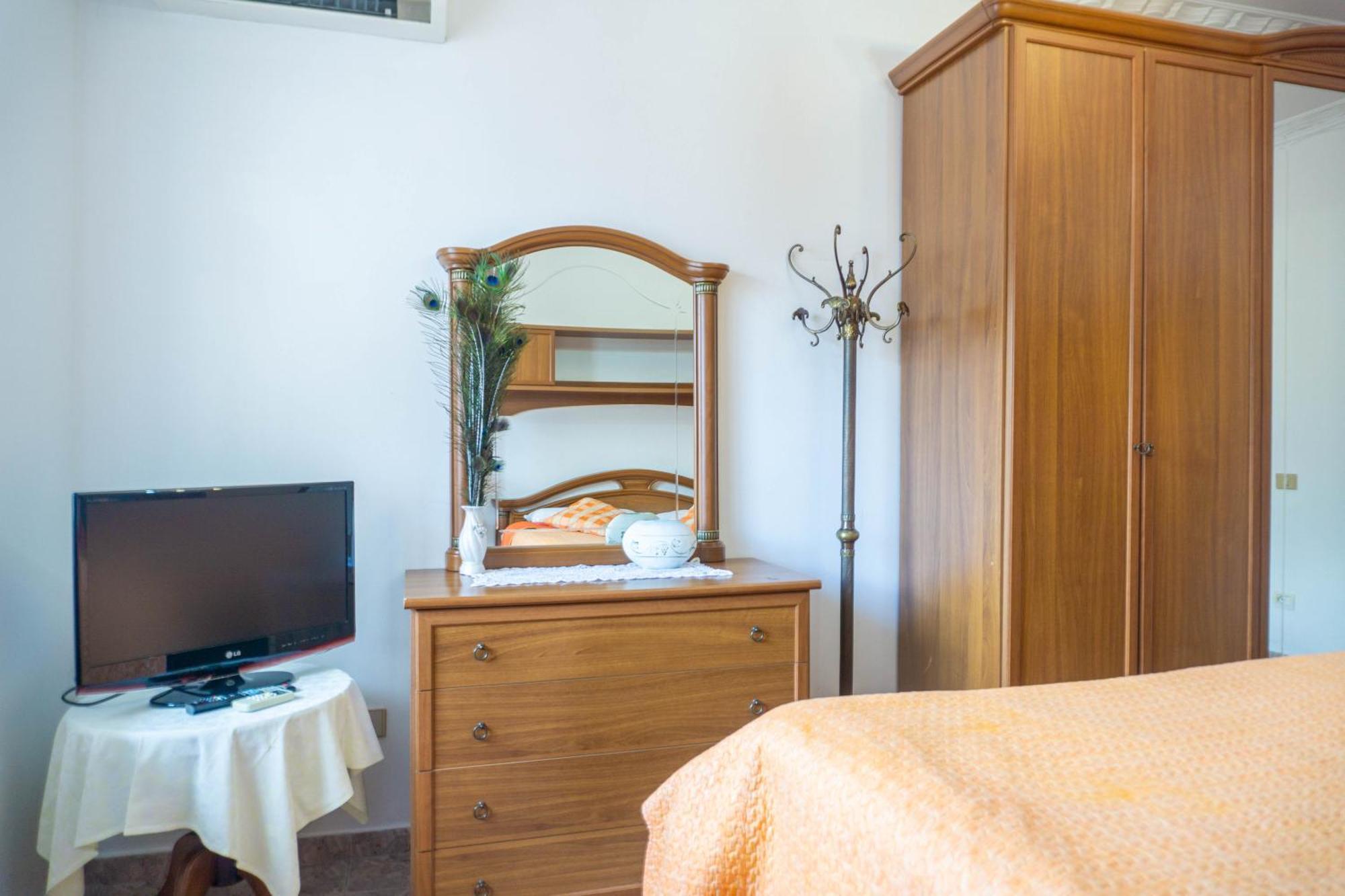 Bllok Bright Private Bedrooms With Private Bathroom On Shared Apartment Tiranë Ngoại thất bức ảnh
