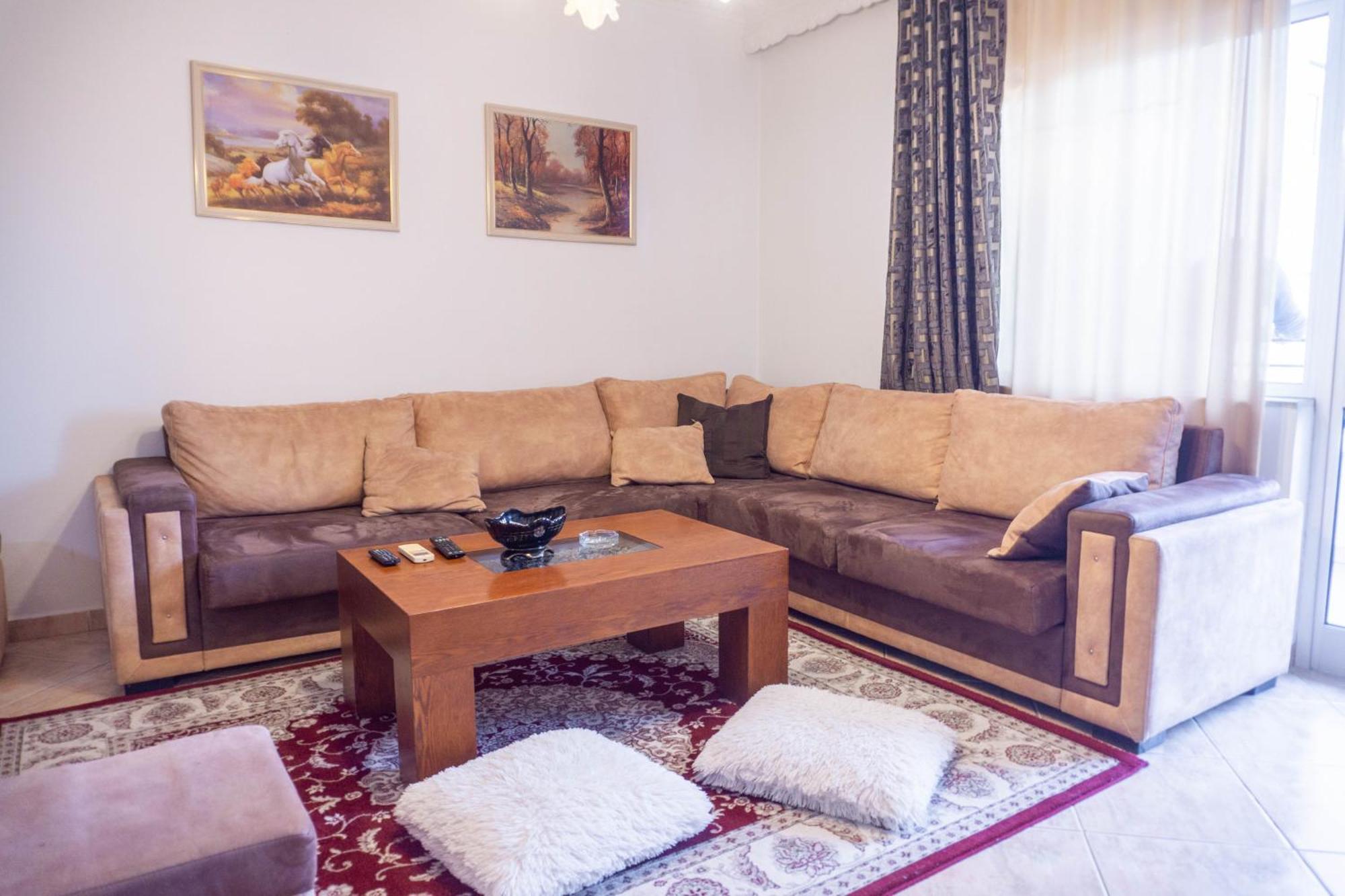 Bllok Bright Private Bedrooms With Private Bathroom On Shared Apartment Tiranë Ngoại thất bức ảnh